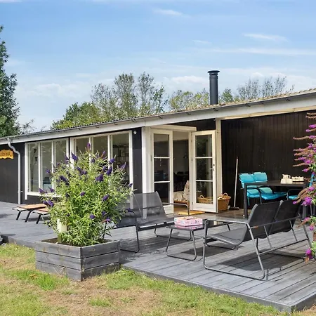 Vakantiehuis Sakulfuer - 390m From The Sea By Interhome Dannemare